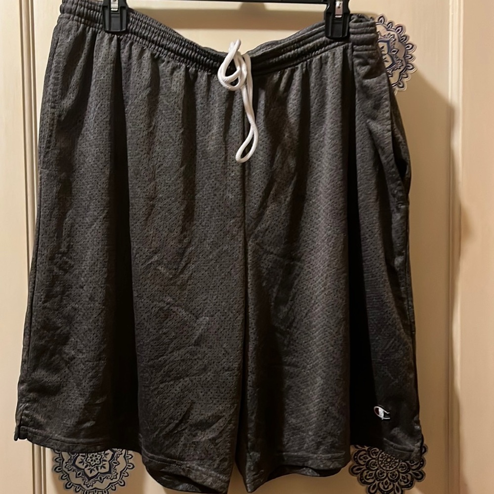 Gently loved smoke free men champion grey shorts size 2XL